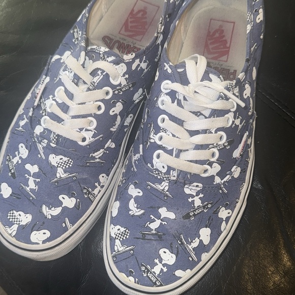 Limited Edition  Rare Snoopy Vans - Picture 2 of 5